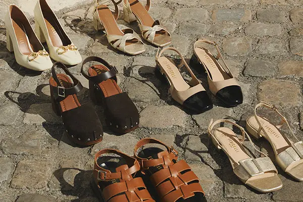 Pantoletten / Clogs