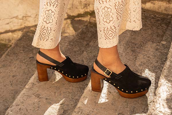 Pantoletten / Clogs
